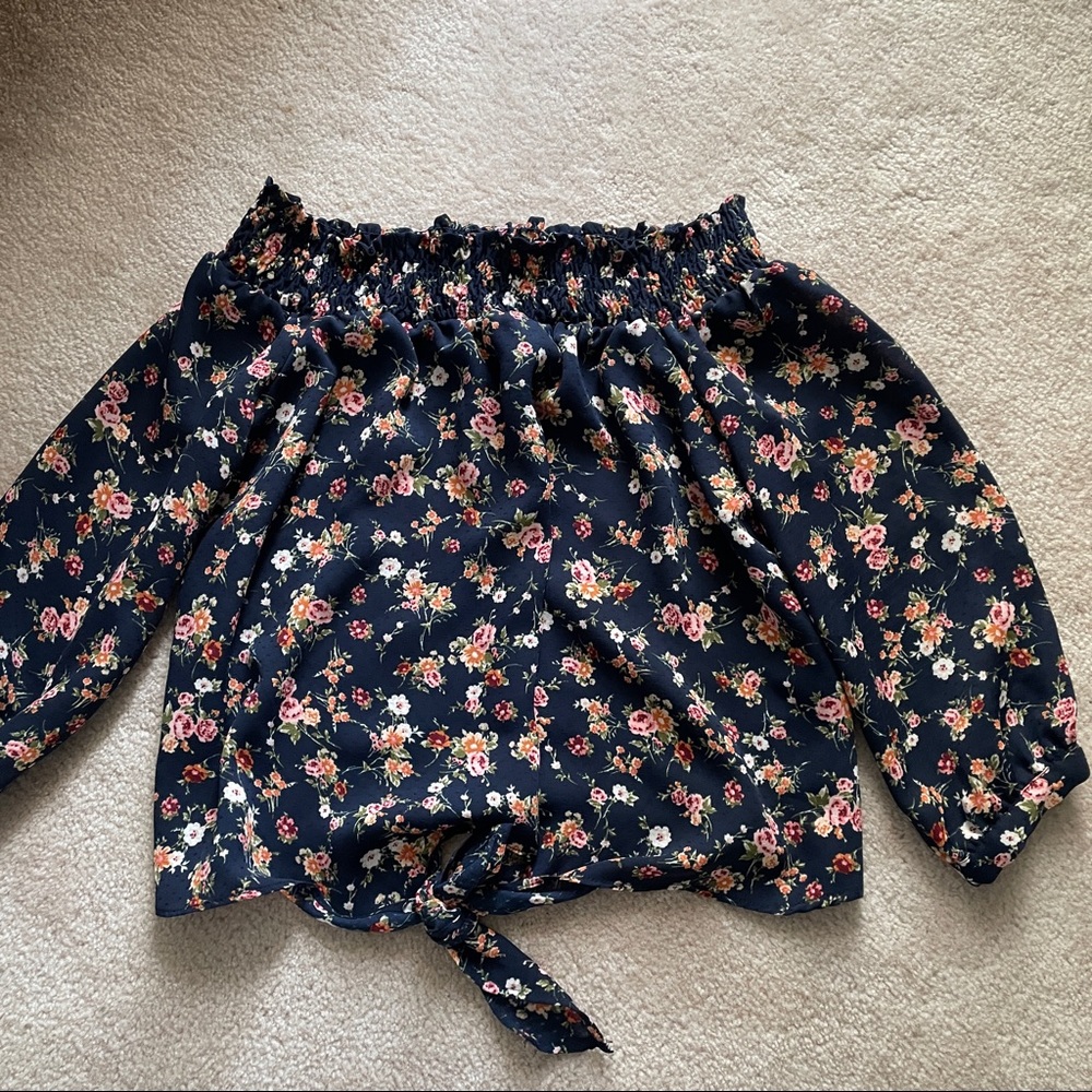 Dynamite off the shoulder top with tie Size XS